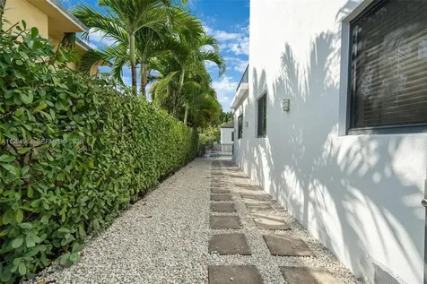 920 SW 9th Street Miami FL 33130