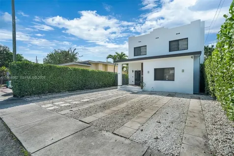 920 SW 9th Street Miami FL 33130