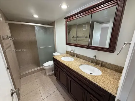 240 Lakeview Drive Weston FL 33326