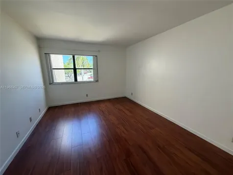 240 Lakeview Drive Weston FL 33326
