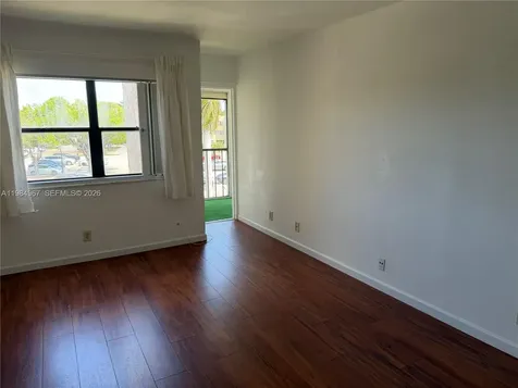240 Lakeview Drive Weston FL 33326