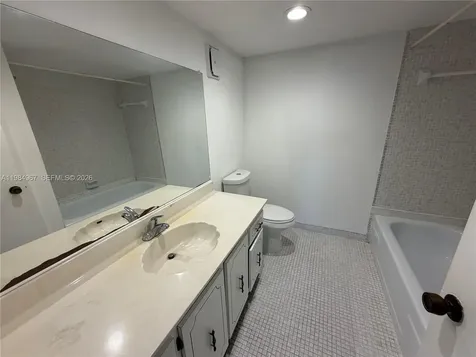 240 Lakeview Drive Weston FL 33326