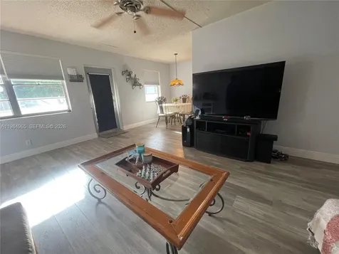 279 Markham M Deerfield Beach FL 33442