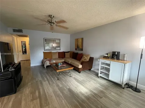 279 Markham M Deerfield Beach FL 33442