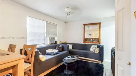 898 NE 39th Street Oakland Park FL 33334