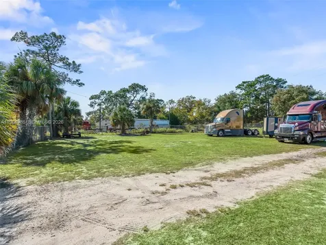 9594 SE Maricamp Road Ocala FL 34472