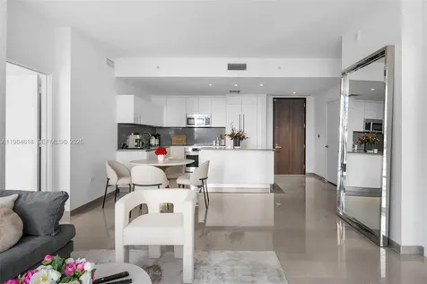 88 SW 7th Street Miami FL 33130