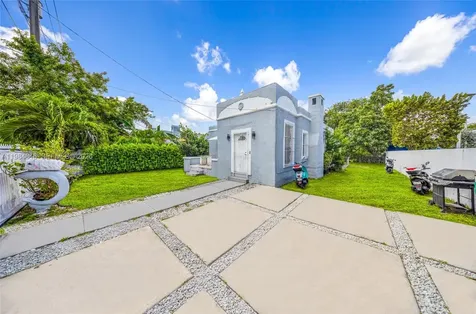 844 NW 29th Street Miami FL 33127