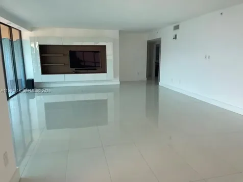 11113 Biscayne Boulevard Miami FL 33181