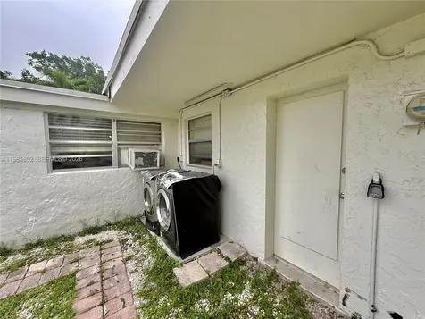 1942 NE 172nd Street North Miami Beach FL 33162