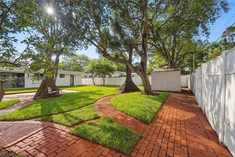 10910 NE 9th Court Biscayne Park FL 33161