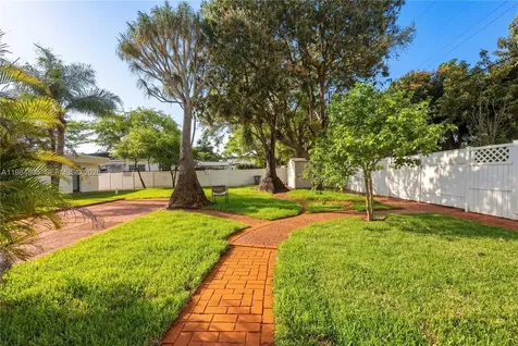 10910 NE 9th Court Biscayne Park FL 33161