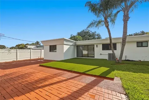 10910 NE 9th Court Biscayne Park FL 33161