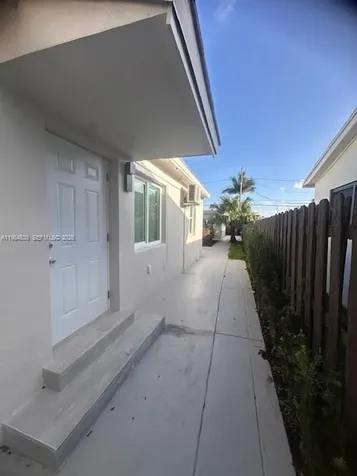 1634 Fletcher Street Hollywood FL 33020