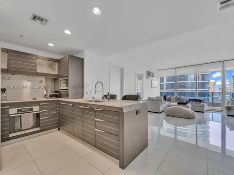 200 Biscayne Boulevard Way Miami FL 33131
