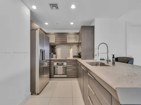 200 Biscayne Boulevard Way Miami FL 33131