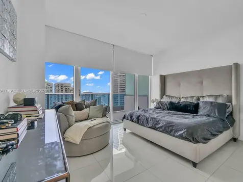 200 Biscayne Boulevard Way Miami FL 33131