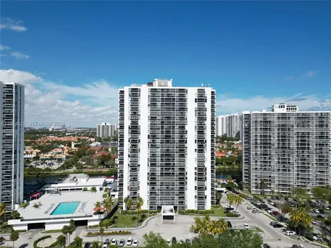 3675 N Country Club Drive Aventura FL 33180