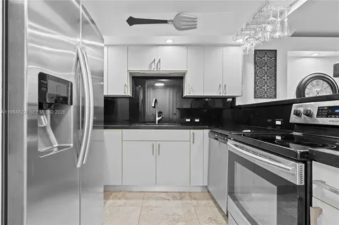 3675 N Country Club Drive Aventura FL 33180