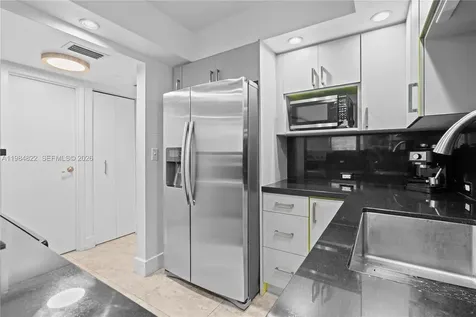 3675 N Country Club Drive Aventura FL 33180