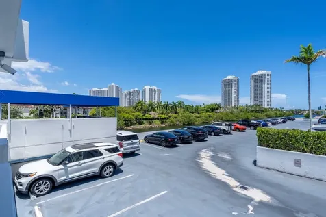3675 N Country Club Drive Aventura FL 33180