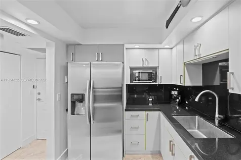 3675 N Country Club Drive Aventura FL 33180