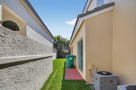 11776 SW 90th Terrace Miami FL 33186