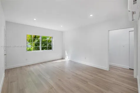1610 Michigan Avenue Miami Beach FL 33139