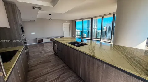 801 S Miami Avenue Miami FL 33130