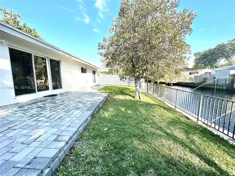 3042 Hayes Street Hollywood FL 33021