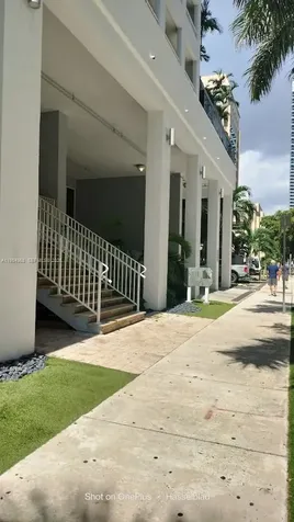 170 SE 14 Street Miami FL 33131