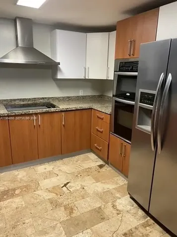 170 SE 14 Street Miami FL 33131