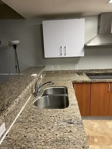 170 SE 14 Street Miami FL 33131