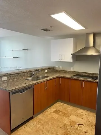 170 SE 14 Street Miami FL 33131
