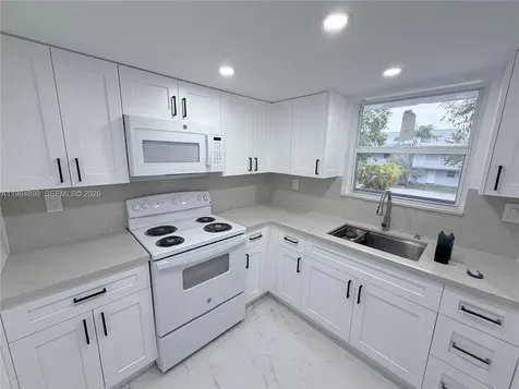 9365 Fontainebleau Boulevard Miami FL 33172
