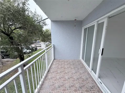 9365 Fontainebleau Boulevard Miami FL 33172