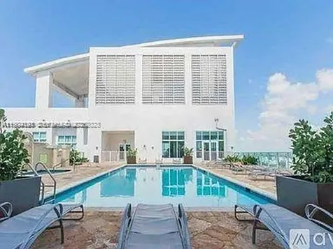 133 NE 2nd Avenue Miami FL 33132