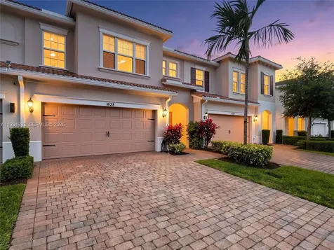 1628 Myrtle Oak Terrace Hollywood FL 33021
