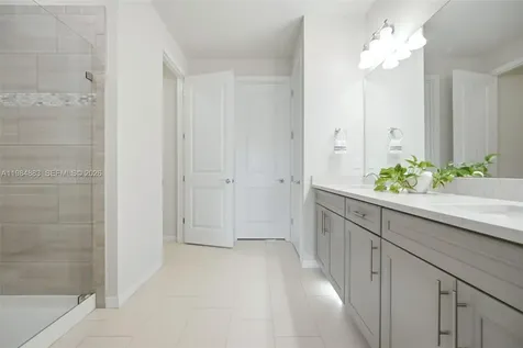 1628 Myrtle Oak Terrace Hollywood FL 33021