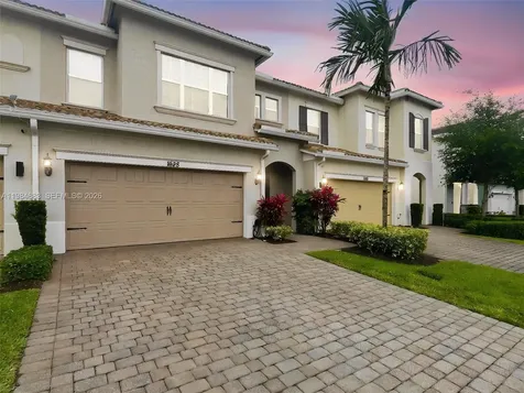 1628 Myrtle Oak Terrace Hollywood FL 33021