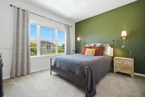 1628 Myrtle Oak Terrace Hollywood FL 33021