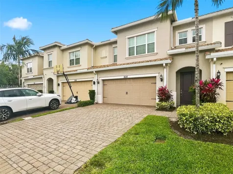 1628 Myrtle Oak Terrace Hollywood FL 33021