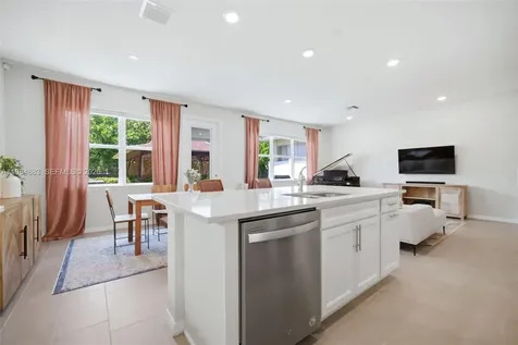 1628 Myrtle Oak Terrace Hollywood FL 33021
