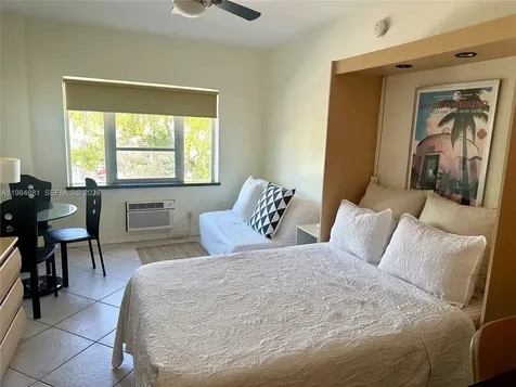 255 W 24th Street Miami Beach FL 33140
