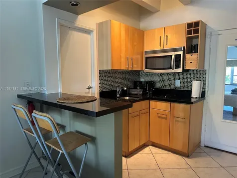 255 W 24th Street Miami Beach FL 33140