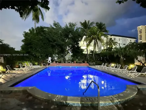 255 W 24th Street Miami Beach FL 33140