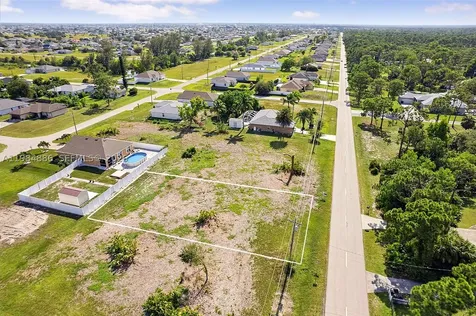 614 Jacaranda Parkway E Cape Coral FL 33909