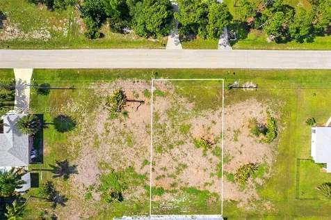 614 Jacaranda Parkway E Cape Coral FL 33909