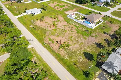 614 Jacaranda Parkway E Cape Coral FL 33909