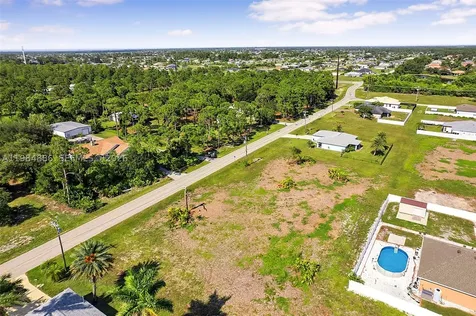 614 Jacaranda Parkway E Cape Coral FL 33909